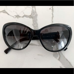 Chic Pre-owned Tory Burch Cat-eye Sunglasses